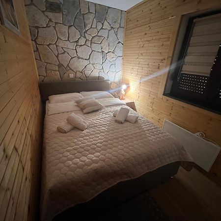 Zen Den Apartments Otocac Luaran gambar