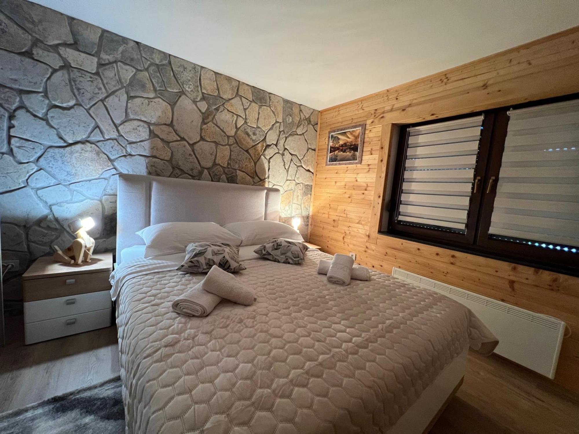 Zen Den Apartments Otocac Luaran gambar