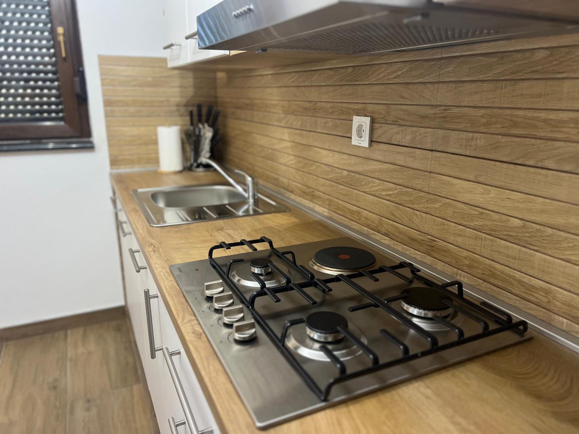 Zen Den Apartments Otocac Luaran gambar
