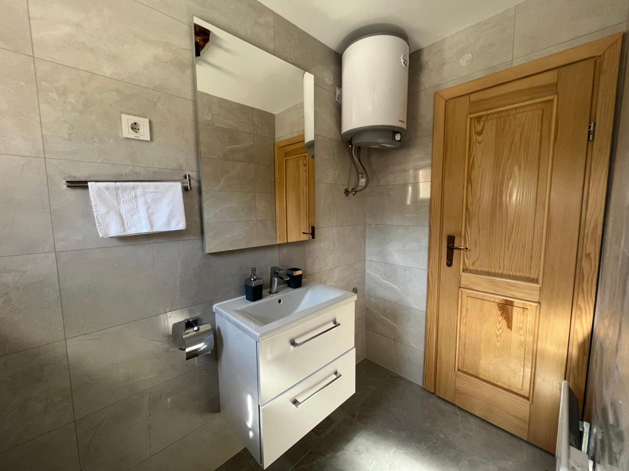 Zen Den Apartments Otocac Luaran gambar